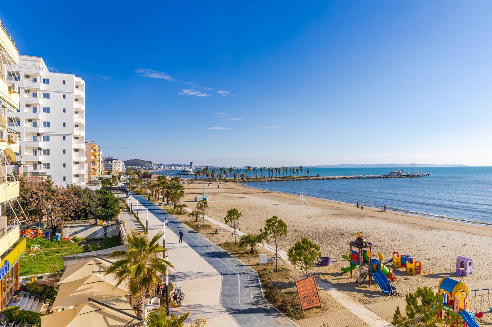 The Beachfront Apartment Дуррес Екстер'єр фото