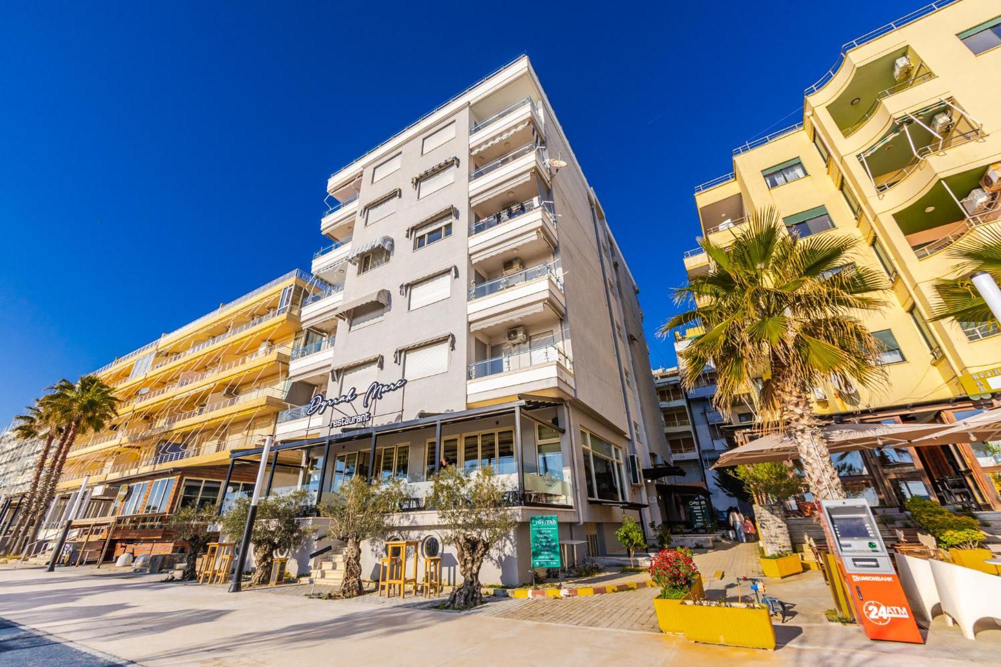 The Beachfront Apartment Дуррес Екстер'єр фото
