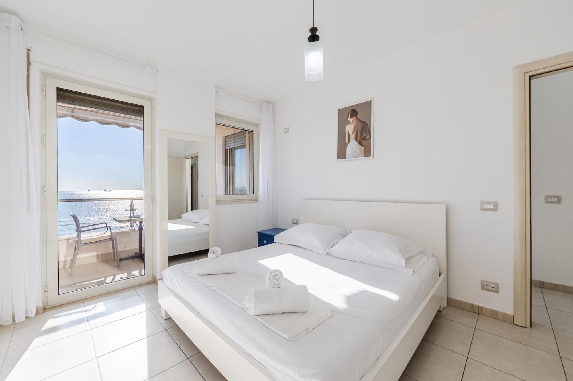 The Beachfront Apartment Дуррес Екстер'єр фото